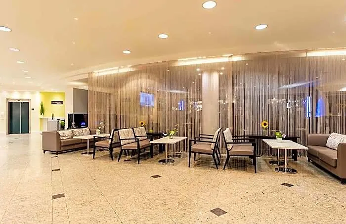 Hilton Garden South Готель Відень