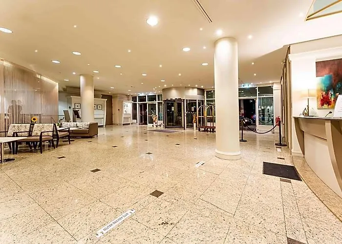 Hilton Garden South Готель