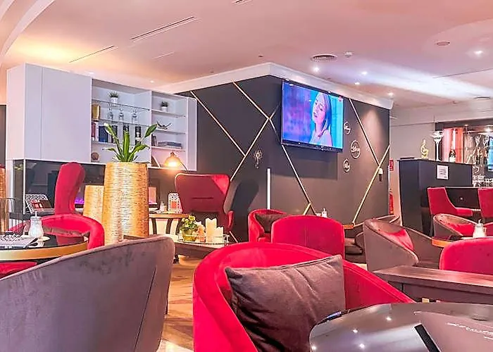 Hilton Garden South Готель 4*