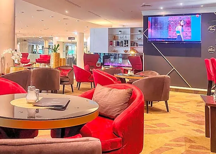 Hilton Garden South Готель