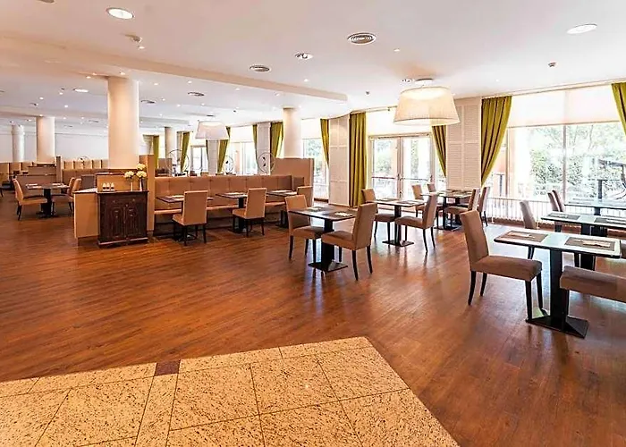 Готель Hilton Garden South 4*