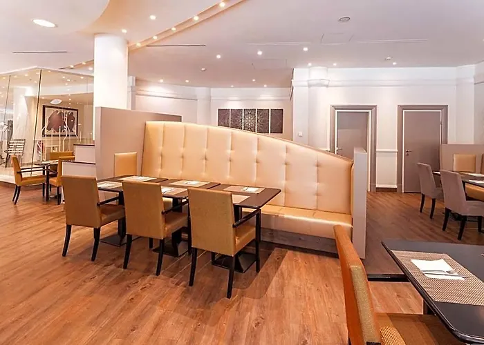 Hilton Garden South Відень