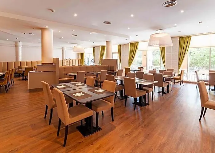 Hilton Garden South Відень