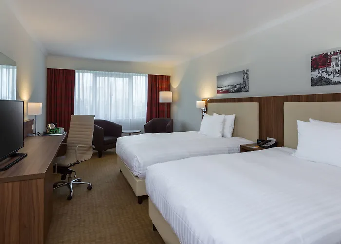 Hilton Garden South 4*
