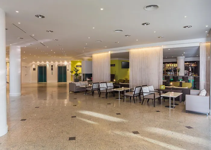 Hilton Garden South 4*