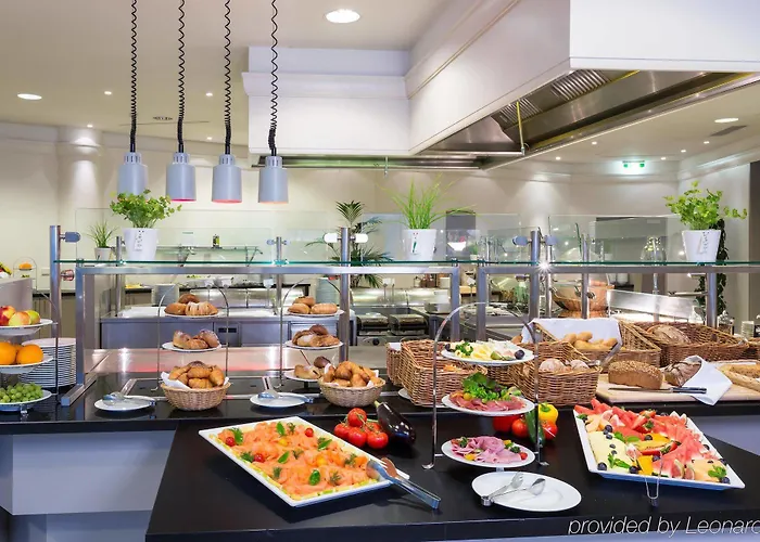 Готель Hilton Garden South