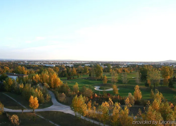 Hilton Garden South Готель 4*