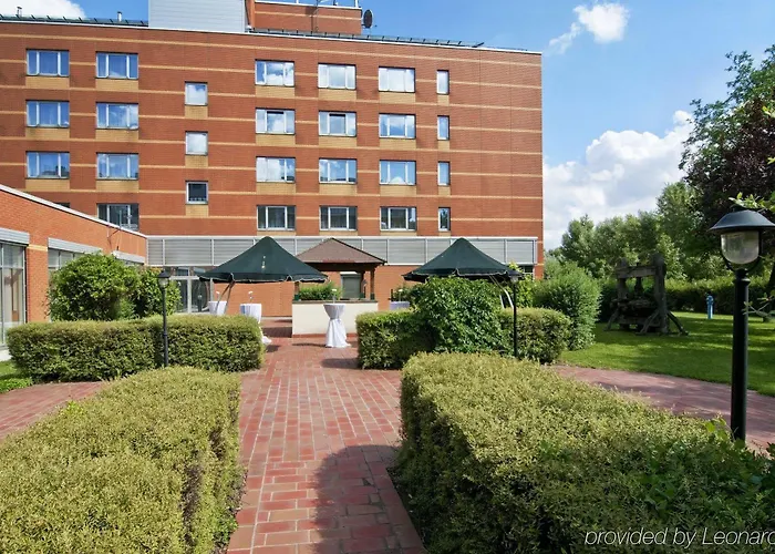 Hilton Garden South 4*