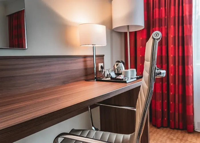 Hilton Garden South Готель 4*