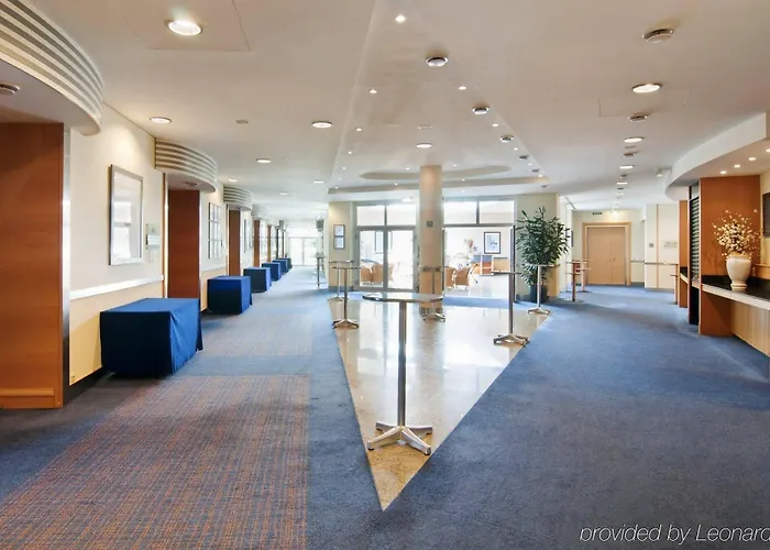 Готель Hilton Garden South 4*