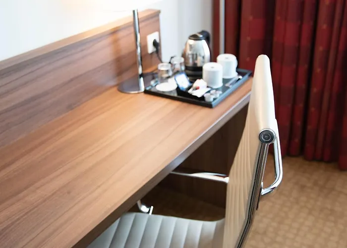 Hilton Garden South Готель